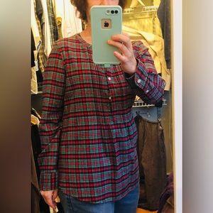 Vineyard Vines 100% cotton flannel, Christmas plaid ladies smock shirt